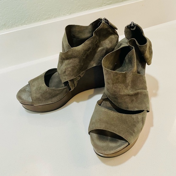 Eileen Fisher Draw Suede Platform Wedge Sandal with Dust Bag - Picture 4 of 16